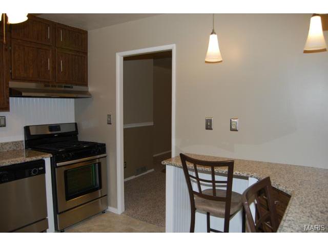 817 Crestland Dr, Ballwin, MO 63011 photo 5