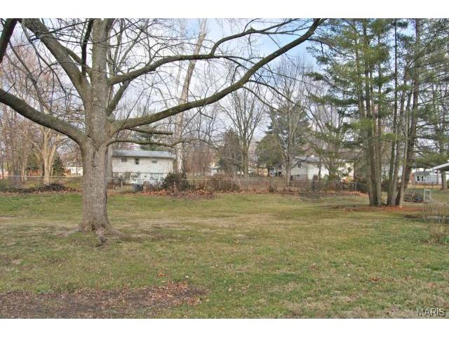 817 Crestland Dr, Ballwin, MO 63011 photo 8