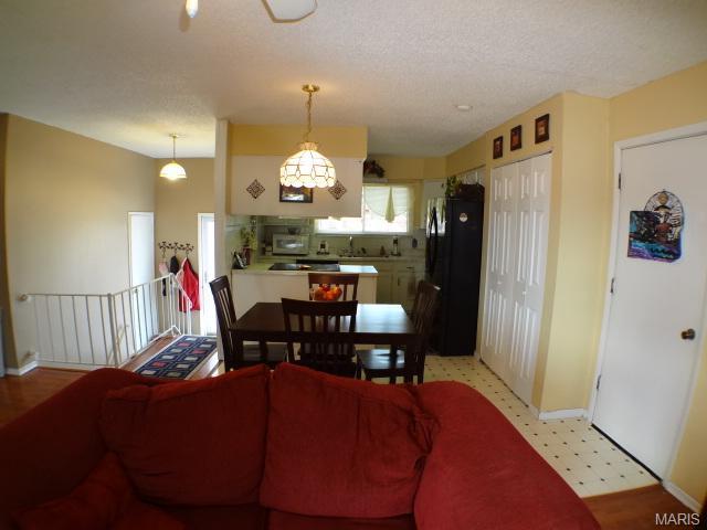 2406 Brookfield Ln, O'fallon, MO 63368 photo 4