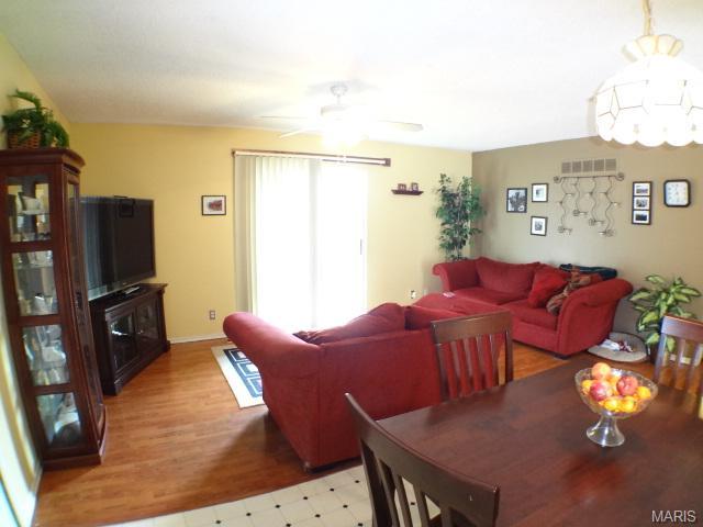 2406 Brookfield Ln, O'fallon, MO 63368 photo 5
