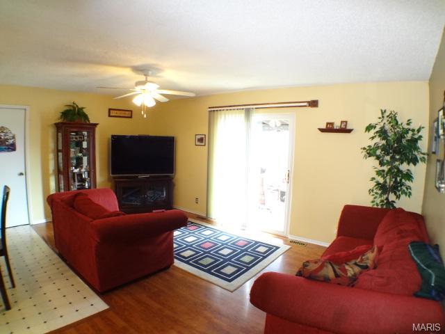 2406 Brookfield Ln, O'fallon, MO 63368 photo 3