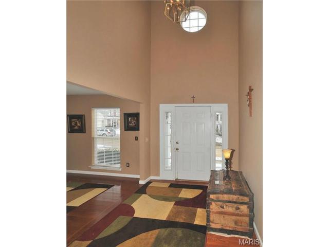 815 Emerald Oaks Ct, Eureka, MO 63025 photo 2