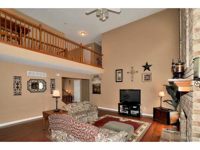 815 Emerald Oaks Ct, Eureka, MO 63025 photo 4