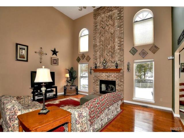 815 Emerald Oaks Ct, Eureka, MO 63025 photo 3