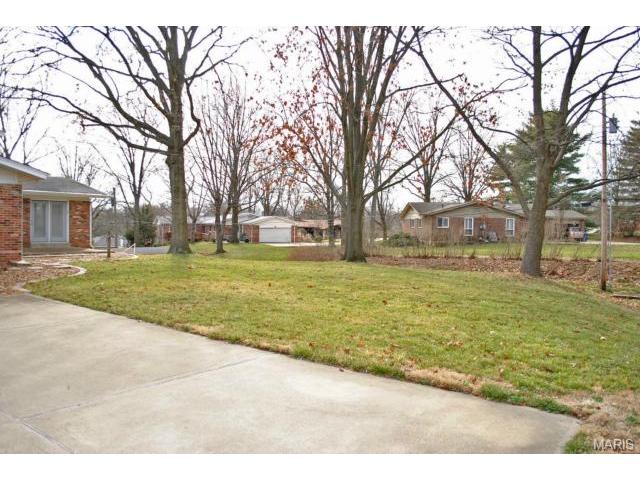 351 Elmcrest Dr, Ballwin, MO 63011 photo 28