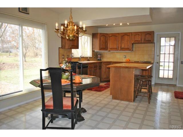 351 Elmcrest Dr, Ballwin, MO 63011 photo 10