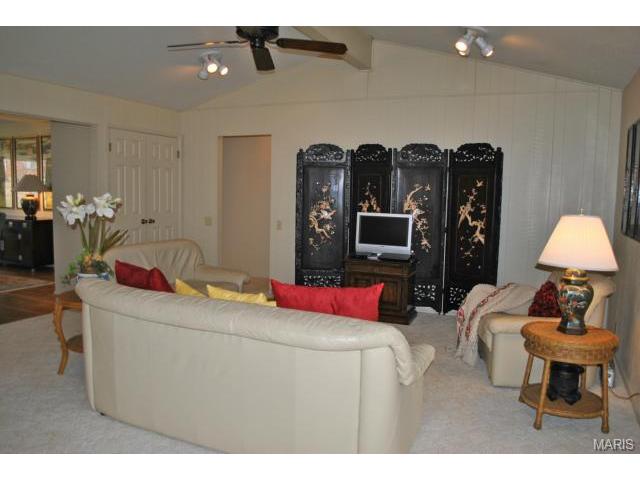 351 Elmcrest Dr, Ballwin, MO 63011 photo 8
