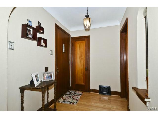 5559 Devonshire Ave, Saint Louis, MO 63109 photo 2