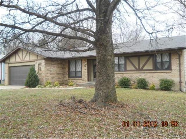 1925 Peach St, St. Peters, MO 63376 photo 1