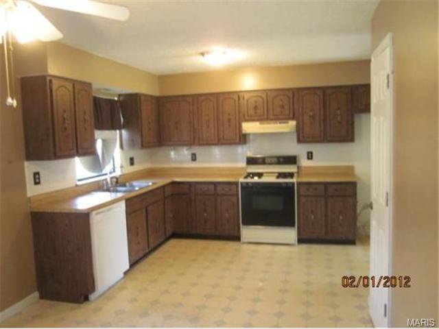 1925 Peach St, St. Peters, MO 63376 photo 3