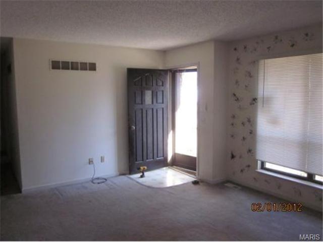 1925 Peach St, St. Peters, MO 63376 photo 2