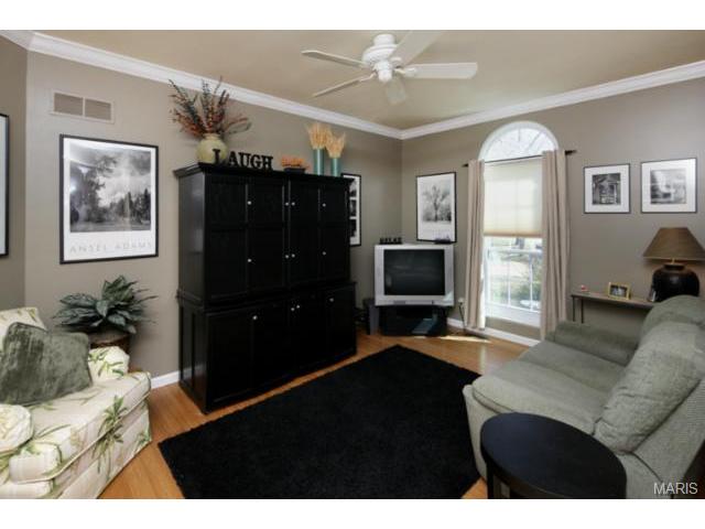 601 Arbor Glen Ct, Ballwin, MO 63021 photo 3