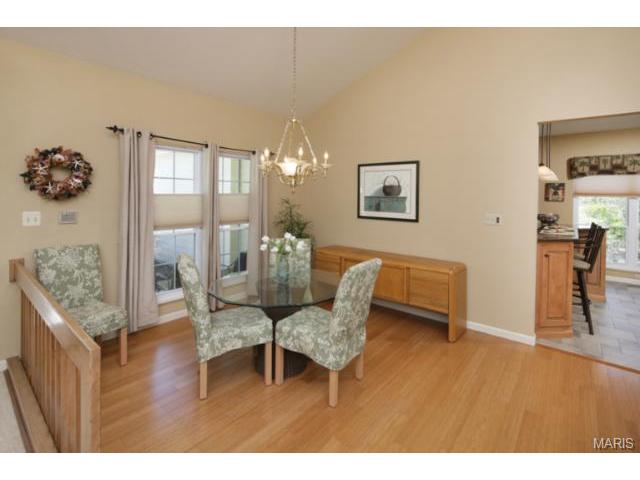 601 Arbor Glen Ct, Ballwin, MO 63021 photo 2