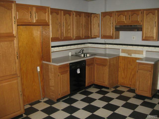 4551 S Compton Ave, Saint Louis, MO 63111 photo 8