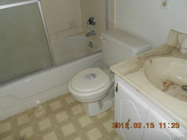 433 Woodland Hl, Ballwin, MO 63021 photo 3