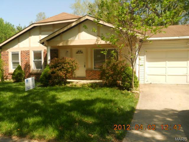 433 Woodland Hl, Ballwin, MO 63021 photo 1