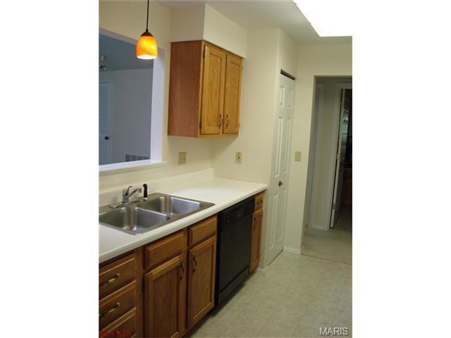 1209 Lofty Point Dr #C, Ballwin, MO 63021 photo 8