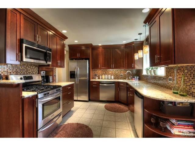 612 Barton Ln, Ballwin, MO 63021 photo 4