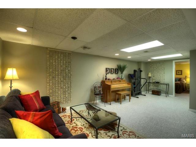 612 Barton Ln, Ballwin, MO 63021 photo 12