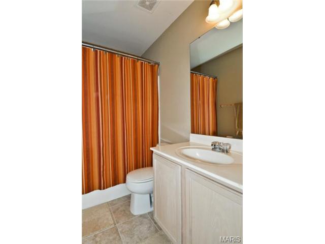 988 Shire Ln, Eureka, MO 63025 photo 16