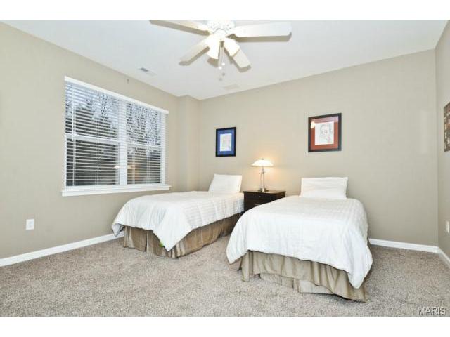 988 Shire Ln, Eureka, MO 63025 photo 17