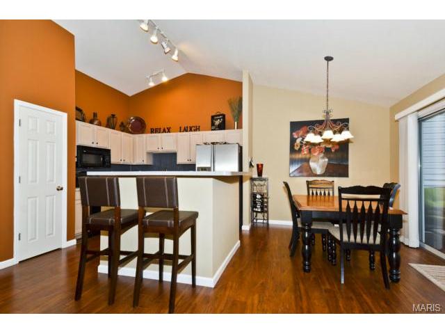 988 Shire Ln, Eureka, MO 63025 photo 8