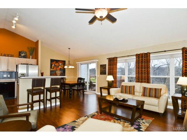 988 Shire Ln, Eureka, MO 63025 photo 11