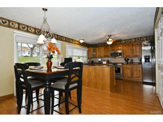 221 Monroe Mill Dr, Ballwin, MO 63011 photo 8