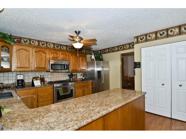 221 Monroe Mill Dr, Ballwin, MO 63011 photo 9