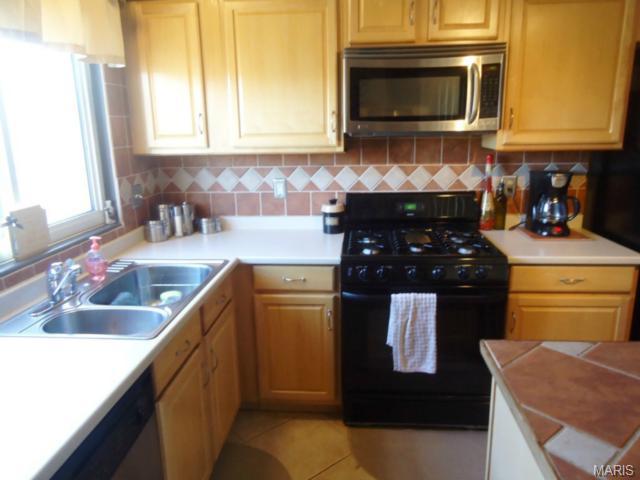 249 Valleyoak Ct, Ballwin, MO 63021 photo 12
