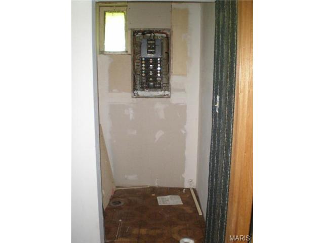 910 New Ballwin Rd, Ballwin, MO 63021 photo 14