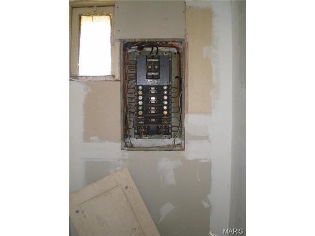 910 New Ballwin Rd, Ballwin, MO 63021 photo 18