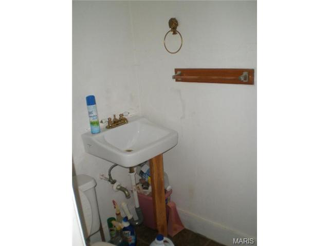 910 New Ballwin Rd, Ballwin, MO 63021 photo 16