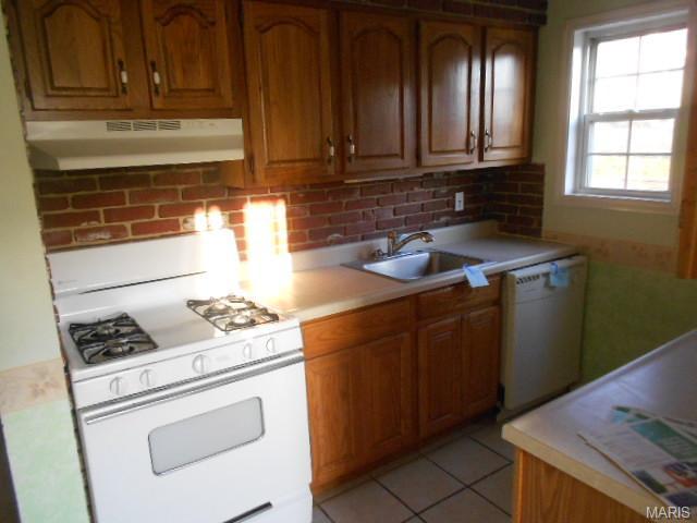 1423 Attica Dr, Saint Louis, MO 63137 photo 5