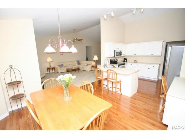 123 Wimbledon Ct, O'fallon, MO 63368 photo 3