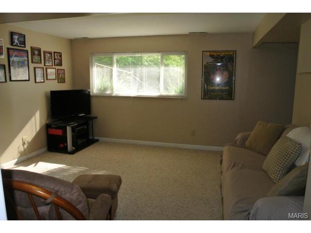 363 Towerwood Dr, Ballwin, MO 63021 photo 9