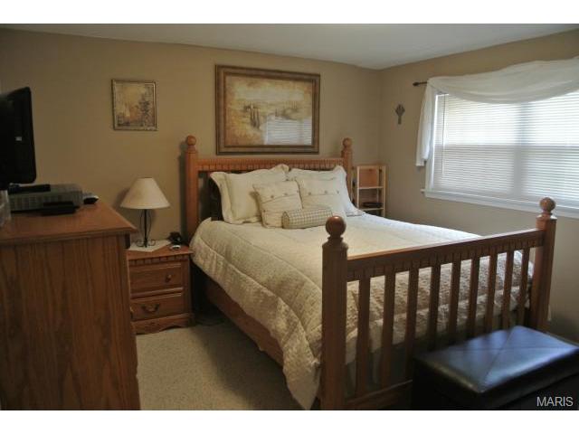 363 Towerwood Dr, Ballwin, MO 63021 photo 6