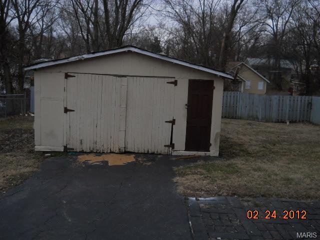 122 Eldridge Ave, Webster Groves, MO 63119 photo 2