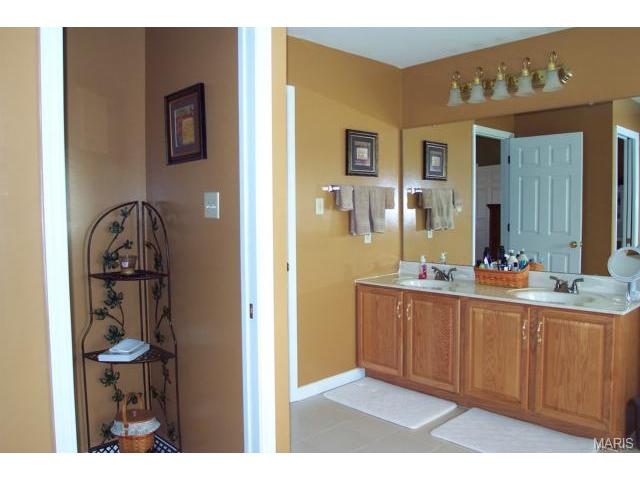 242 Windy Acres Ests, Ballwin, MO 63021 photo 16