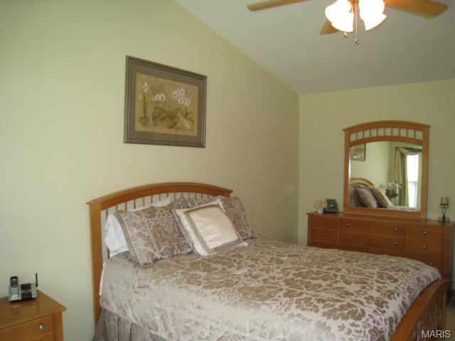 2424 Eagle Forest Dr, Saint Charles, MO 63303 photo 9