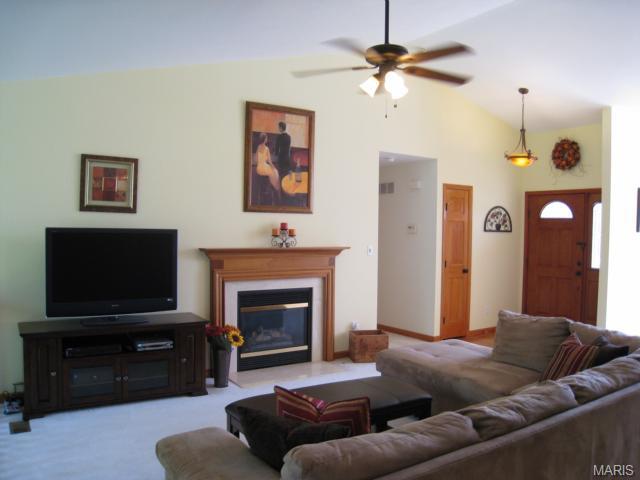 2424 Eagle Forest Dr, Saint Charles, MO 63303 photo 2