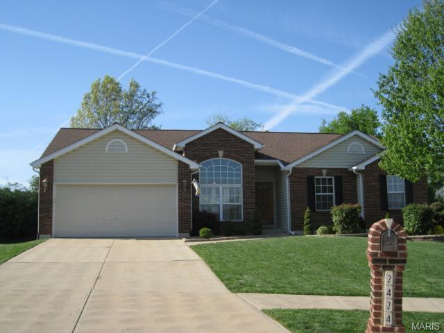 2424 Eagle Forest Dr, Saint Charles, MO 63303 photo 1