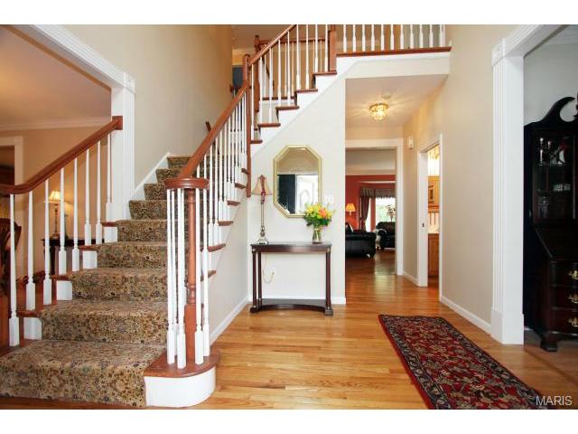 437 Castle Glen Ct, Ballwin, MO 63021 photo 2