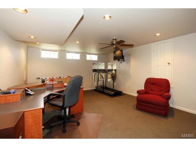 437 Castle Glen Ct, Ballwin, MO 63021 photo 18