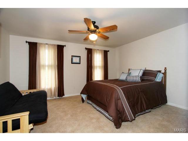 437 Castle Glen Ct, Ballwin, MO 63021 photo 13