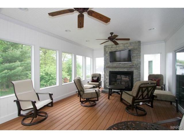 437 Castle Glen Ct, Ballwin, MO 63021 photo 9