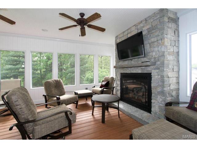 437 Castle Glen Ct, Ballwin, MO 63021 photo 10