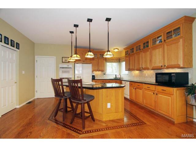 437 Castle Glen Ct, Ballwin, MO 63021 photo 7