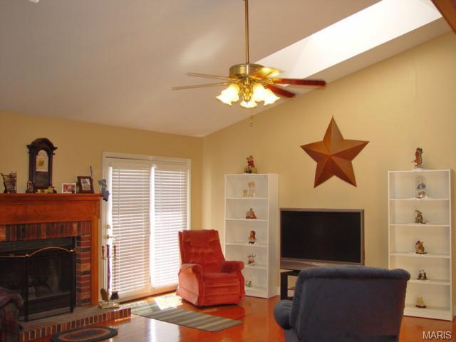229 Maple Point Dr, Saint Charles, MO 63304 photo 4