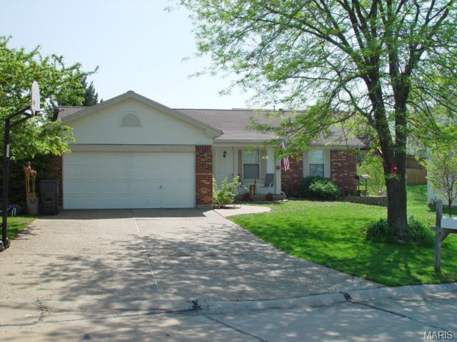 229 Maple Point Dr, Saint Charles, MO 63304 photo 1